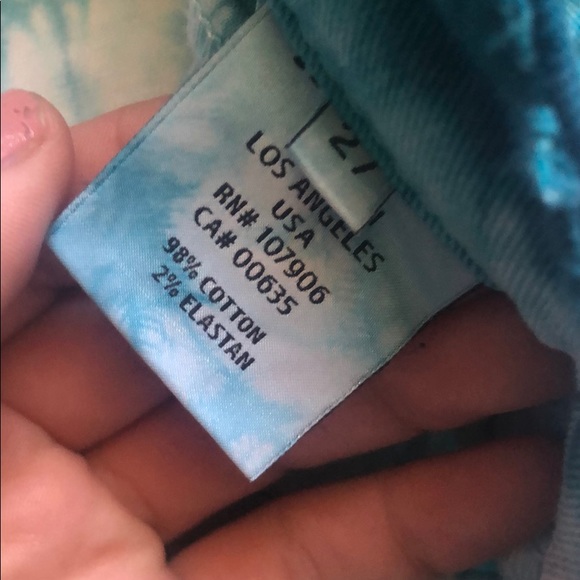 Hudson’s - Picture 4 of 4